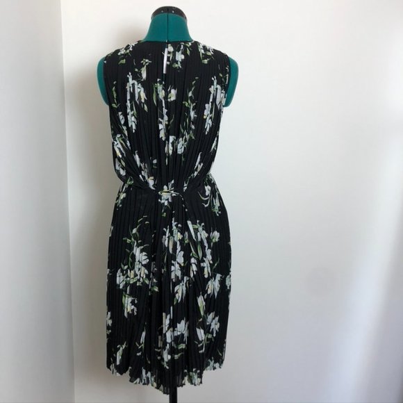 Banana Republic Black Floral Pleated Mini Dress - Picture 6 of 11